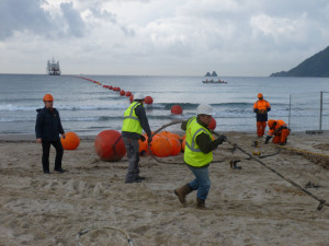 KM3NeT-Fr: Laying the MEOC toward the powerhut at the beach